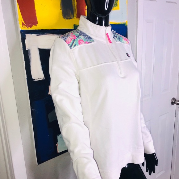 Vineyard Vines Floral Shoulder Fleece - Picture 2 of 8